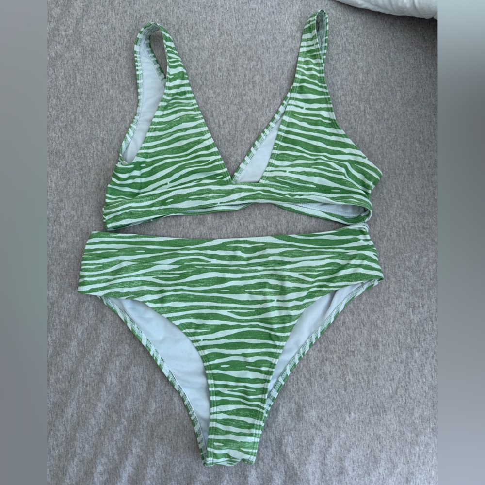 SHEIN Green Zebra Print Bikini
